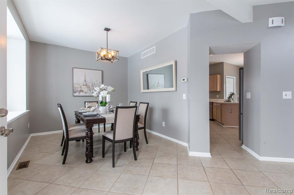 4333 WOODSTREAM Drive, Ypsilanti, MI 48197 — Photo 6