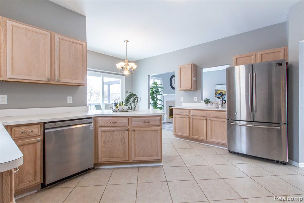 4333 WOODSTREAM Drive, Ypsilanti, MI 48197 — Photo 13