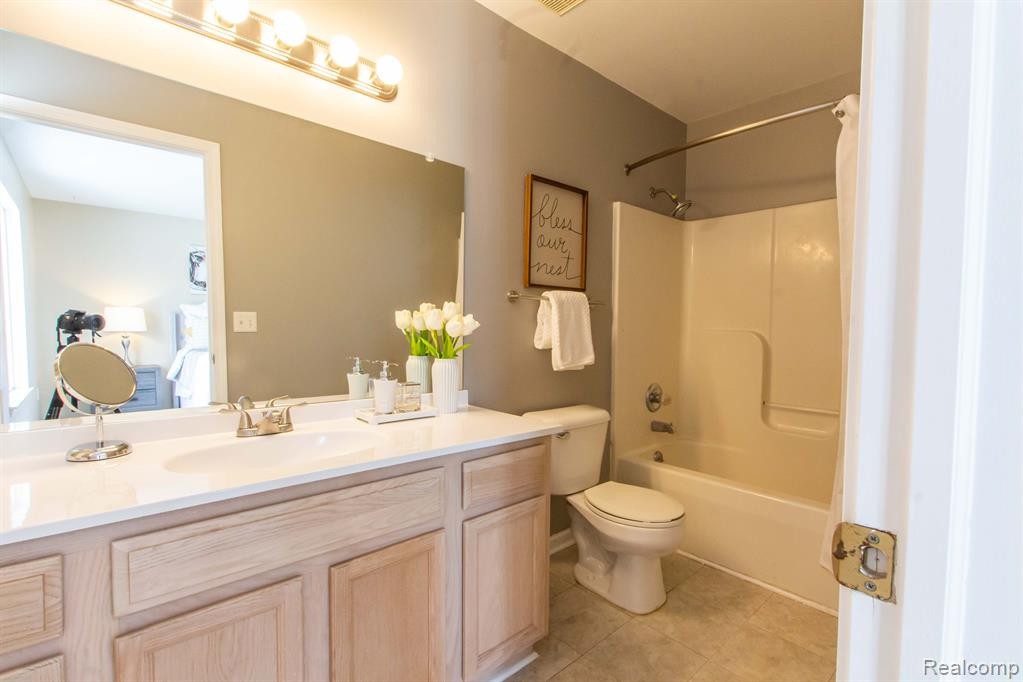 4333 WOODSTREAM Drive, Ypsilanti, MI 48197 — Photo 21