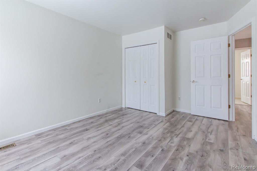 4333 WOODSTREAM Drive, Ypsilanti, MI 48197 — Photo 23