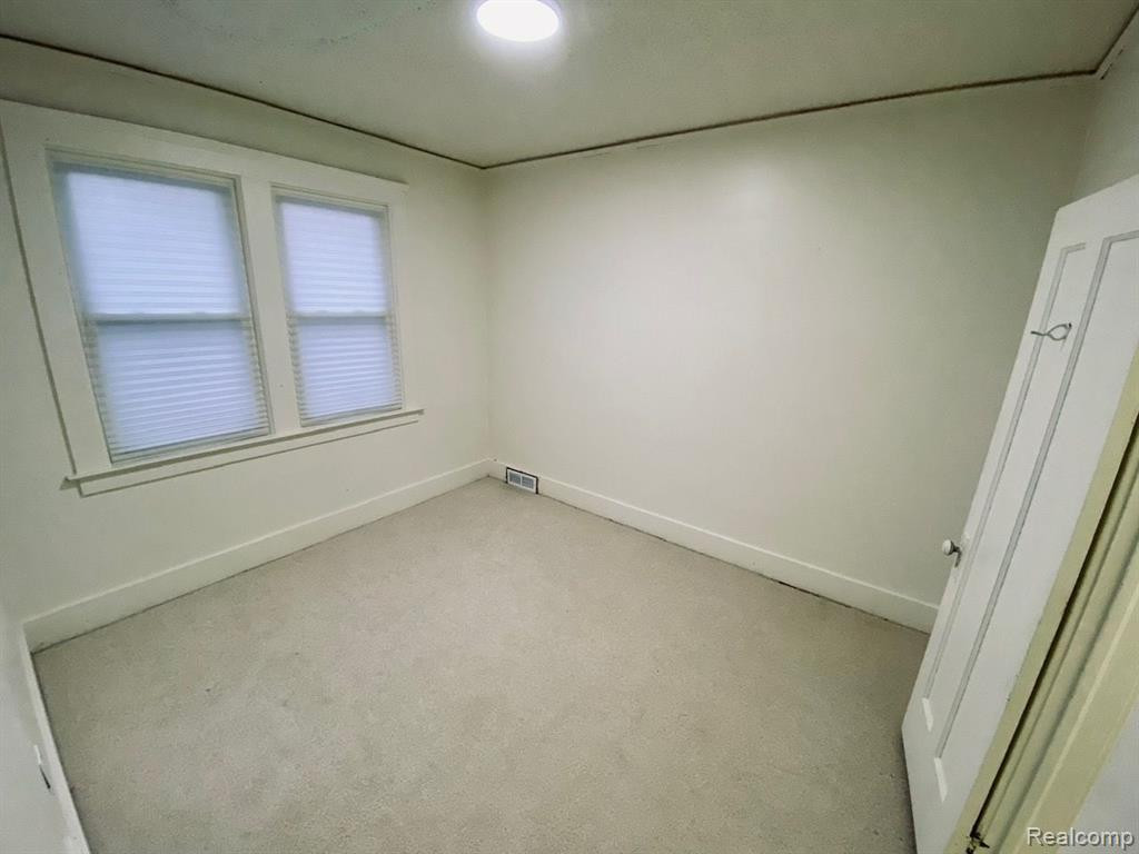 5370 SEEBALDT Street, Detroit, MI 48204 — Photo 11