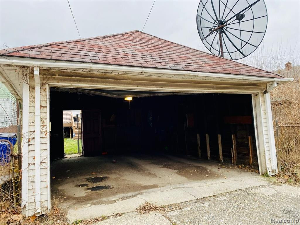 5370 SEEBALDT Street, Detroit, MI 48204 — Photo 17