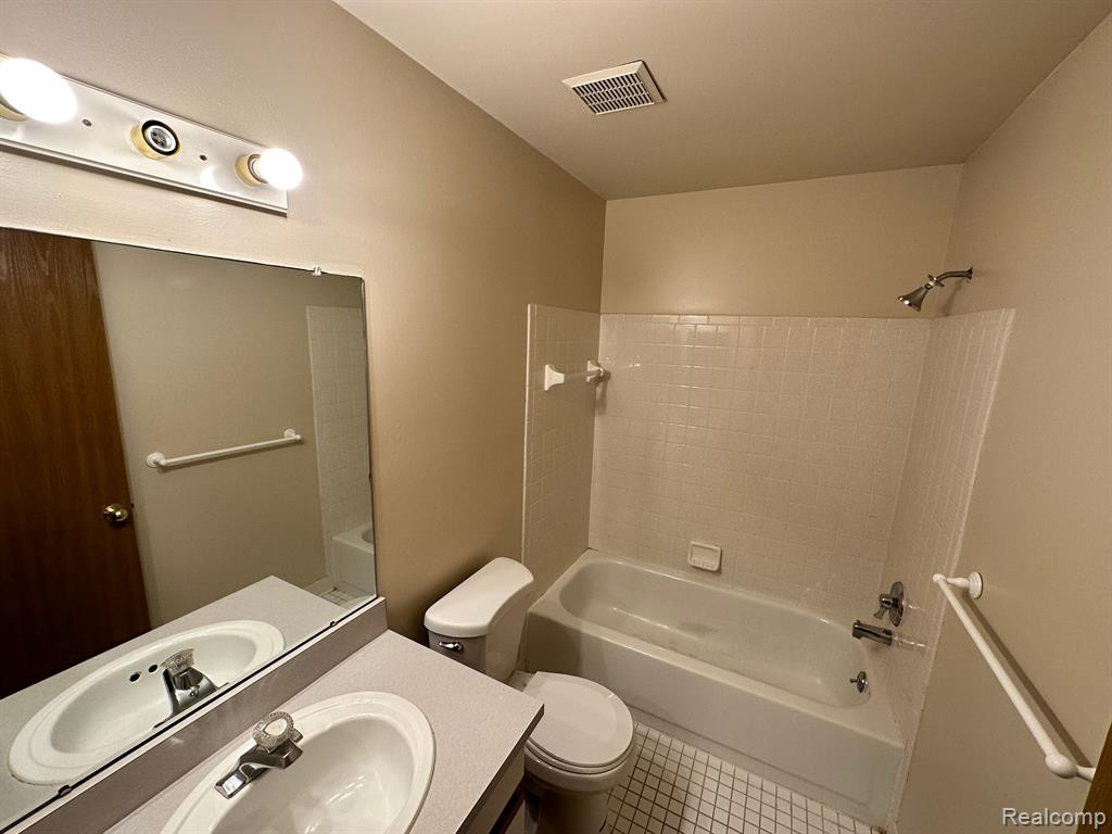 42819 LILLEY POINTE Drive, Canton, MI 48187 — Photo 12