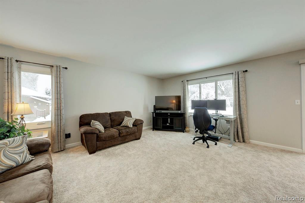 567 PARK Place, Saline, MI 48176 — Photo 3