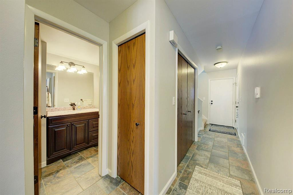 567 PARK Place, Saline, MI 48176 — Photo 12