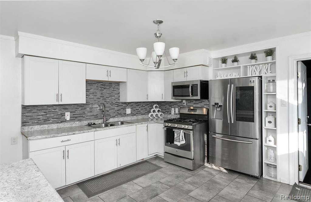 8108 FORD Avenue, Warren, MI 48089 — Photo 4