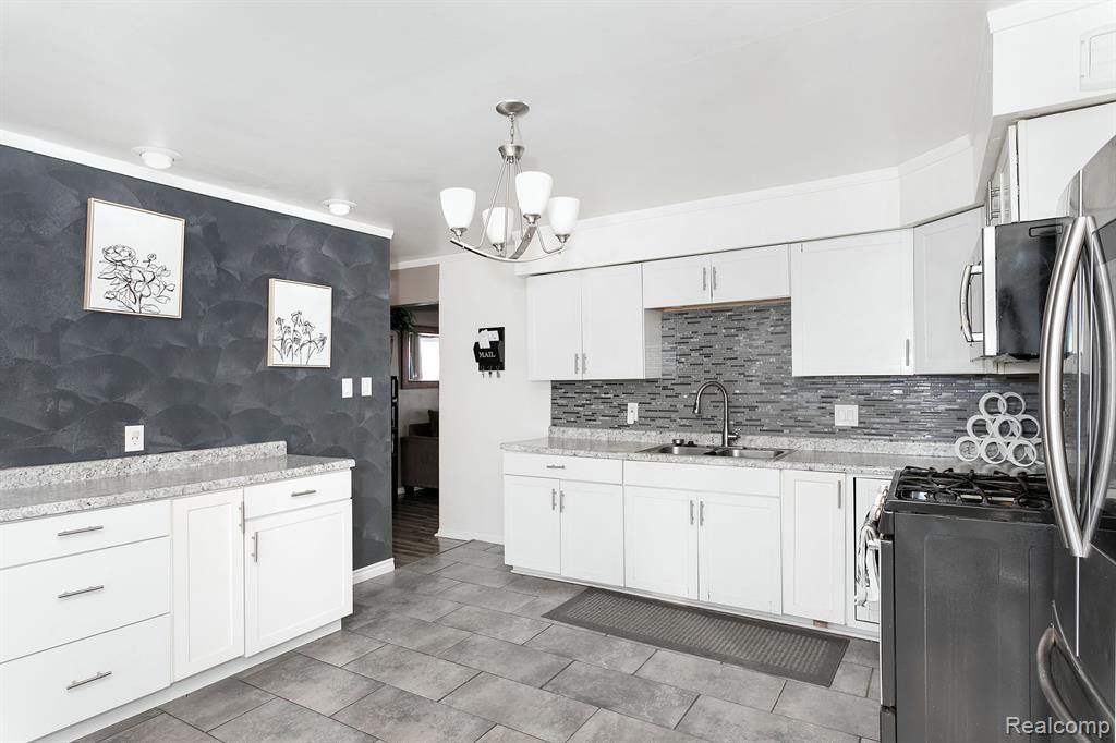 8108 FORD Avenue, Warren, MI 48089 — Photo 5