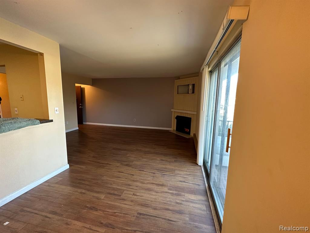 7552 WOODVIEW Street, 4, Westland, MI — Photo 4