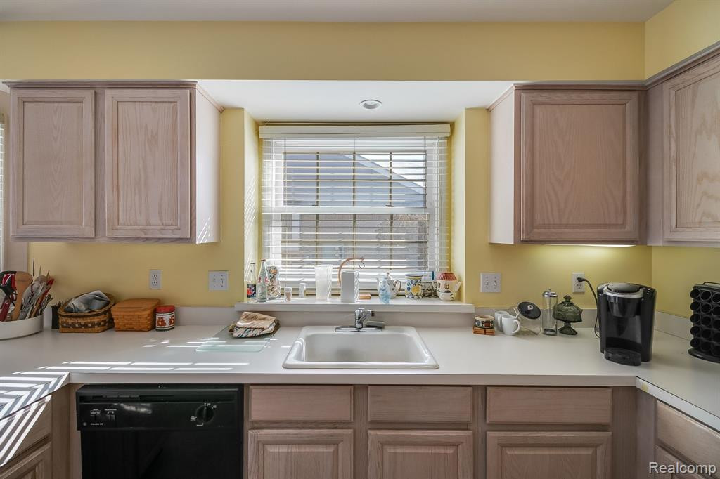 7519 Green Meadow Lane, Canton, MI 48187 — Photo 11