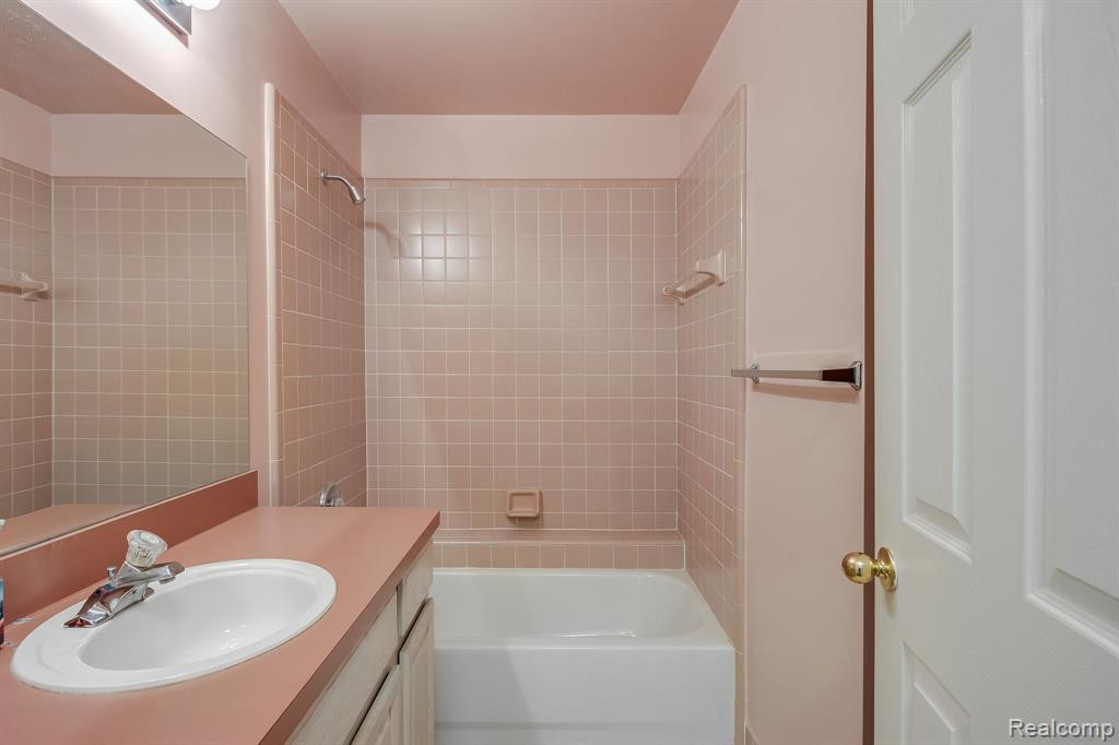 7519 Green Meadow Lane, Canton, MI 48187 — Photo 18