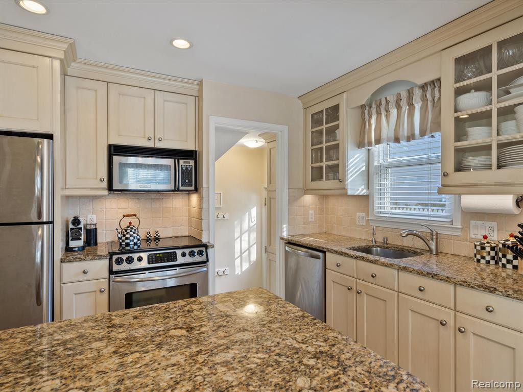 551 Bird Avenue, Birmingham, MI 48009 — Photo 10