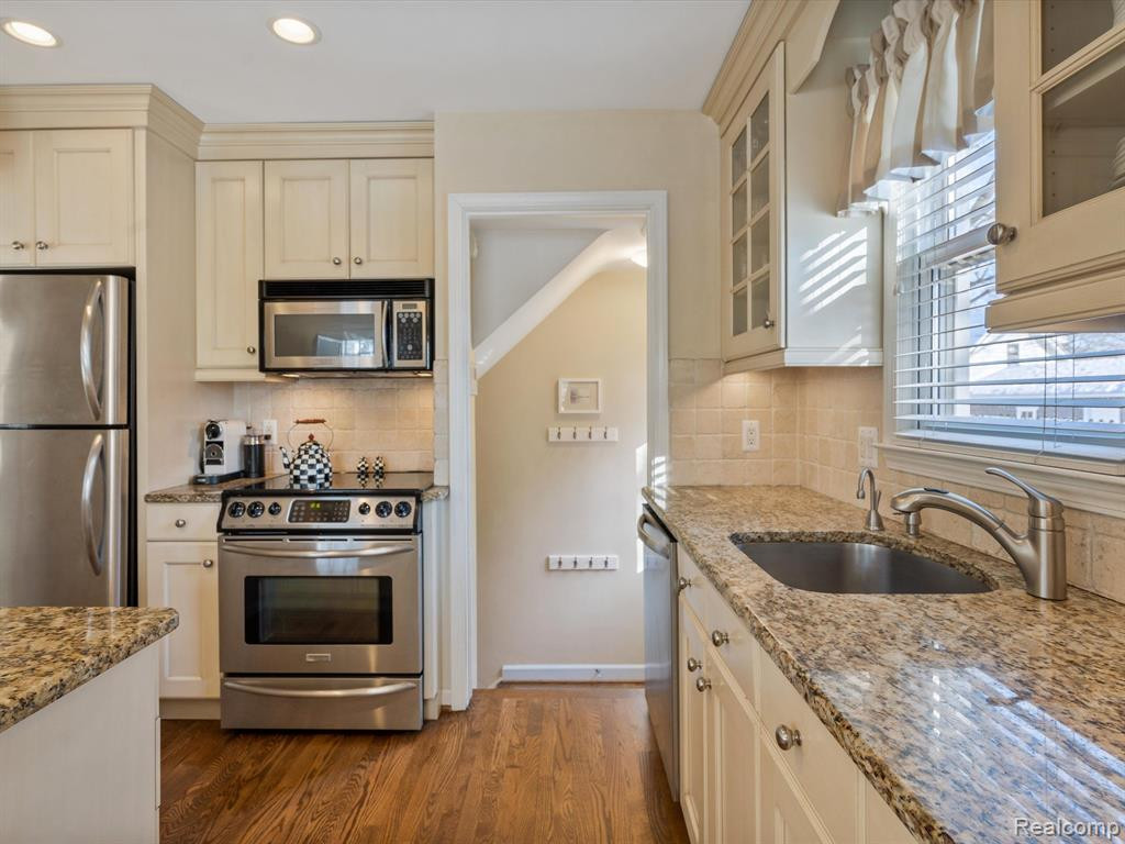 551 Bird Avenue, Birmingham, MI 48009 — Photo 12