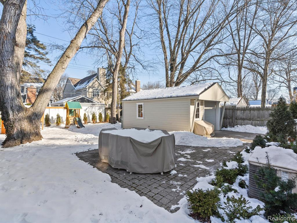 551 Bird Avenue, Birmingham, MI 48009 — Photo 32
