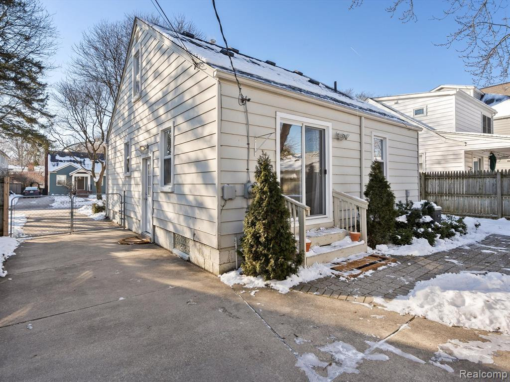 551 Bird Avenue, Birmingham, MI 48009 — Photo 35