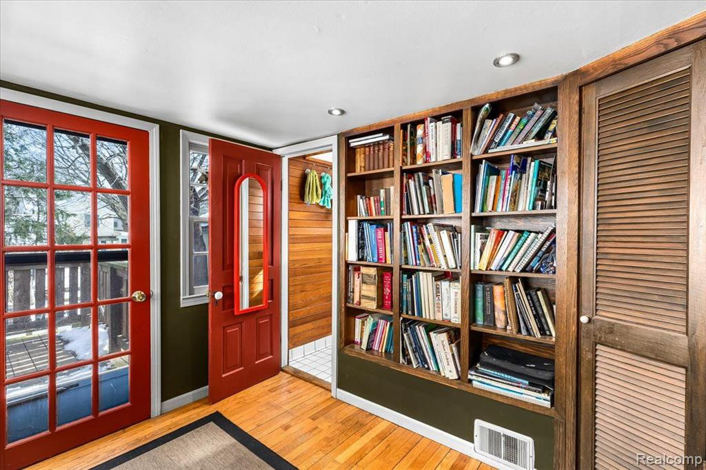 519 6TH Street, Ann Arbor, MI 48103 — Photo 14