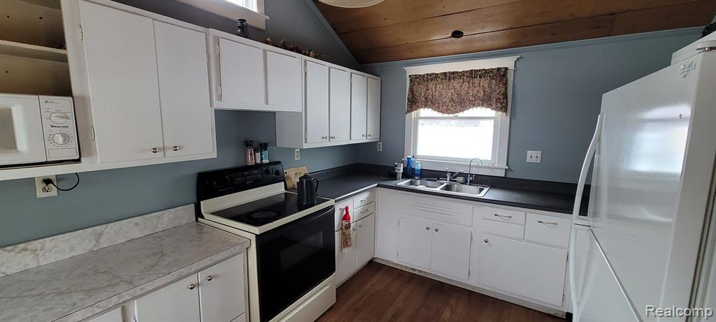 120 N WALNUT Street, Vernon, MI 48476 — Photo 10