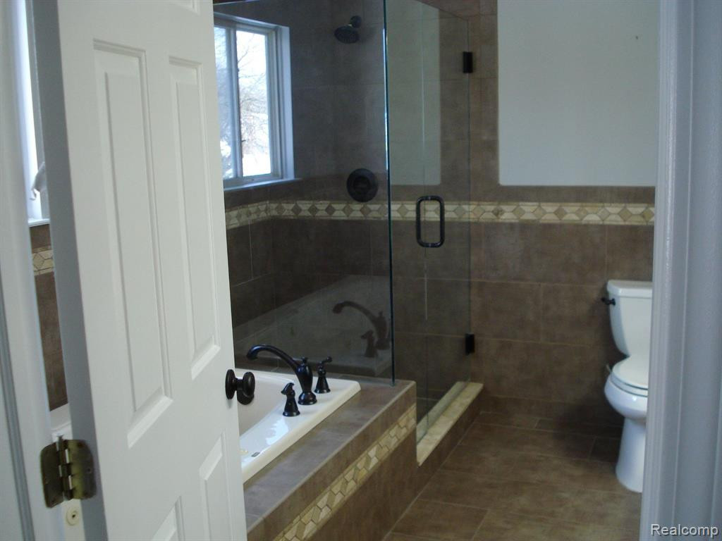 415 EVALINE Drive, Troy, MI 48085 — Photo 6