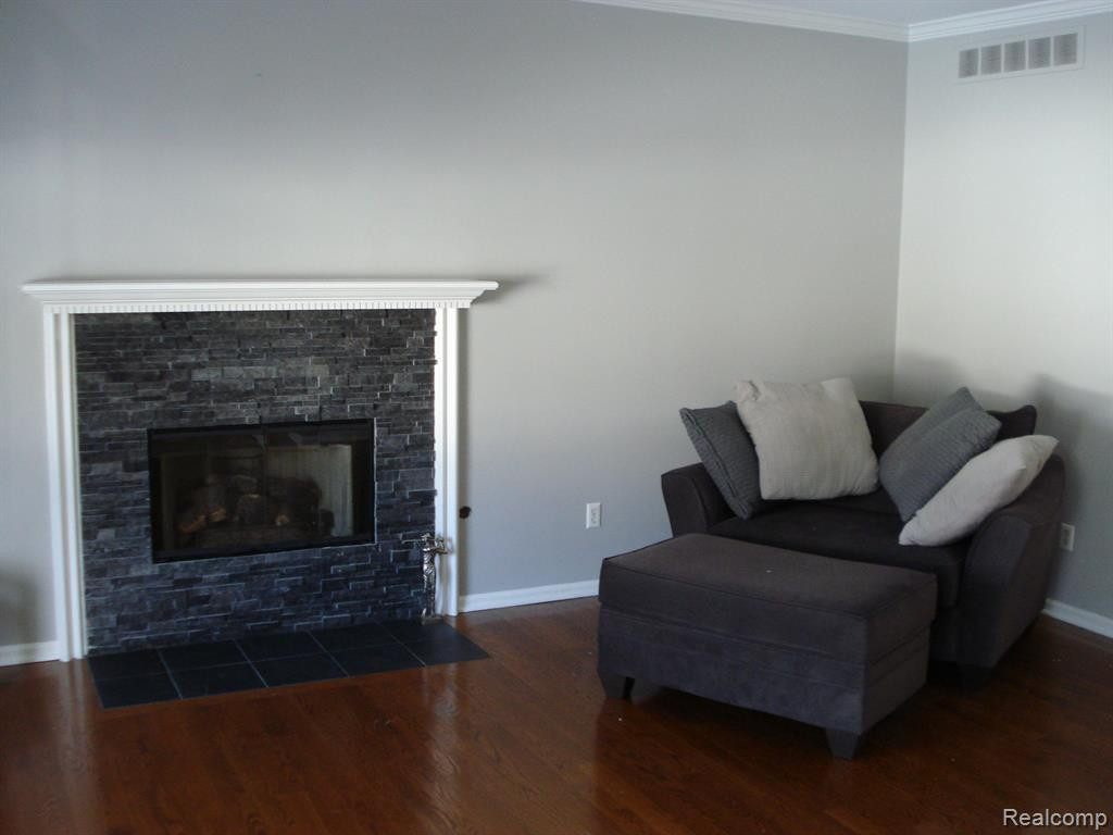 415 EVALINE Drive, Troy, MI 48085 — Photo 7