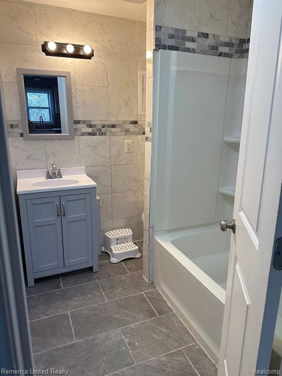 3450 LA SALLE Drive, Ann Arbor, MI 48108 — Photo 5