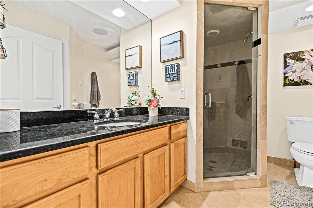 10197 CLARKSHIRE Court, South Lyon, MI 48178 — Photo 16