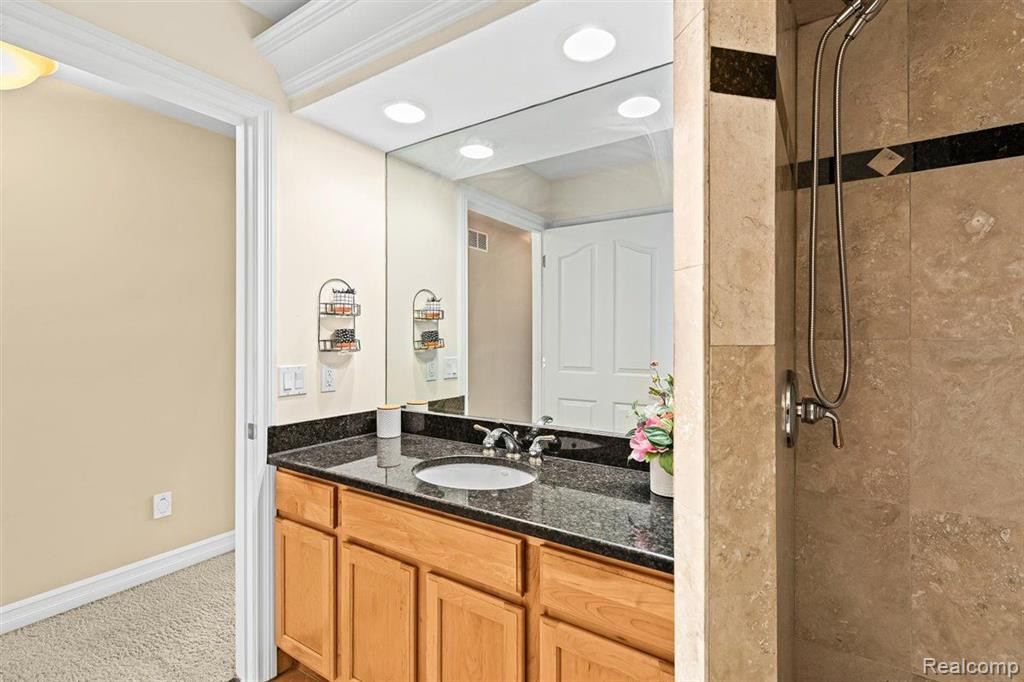 10197 CLARKSHIRE Court, South Lyon, MI 48178 — Photo 17