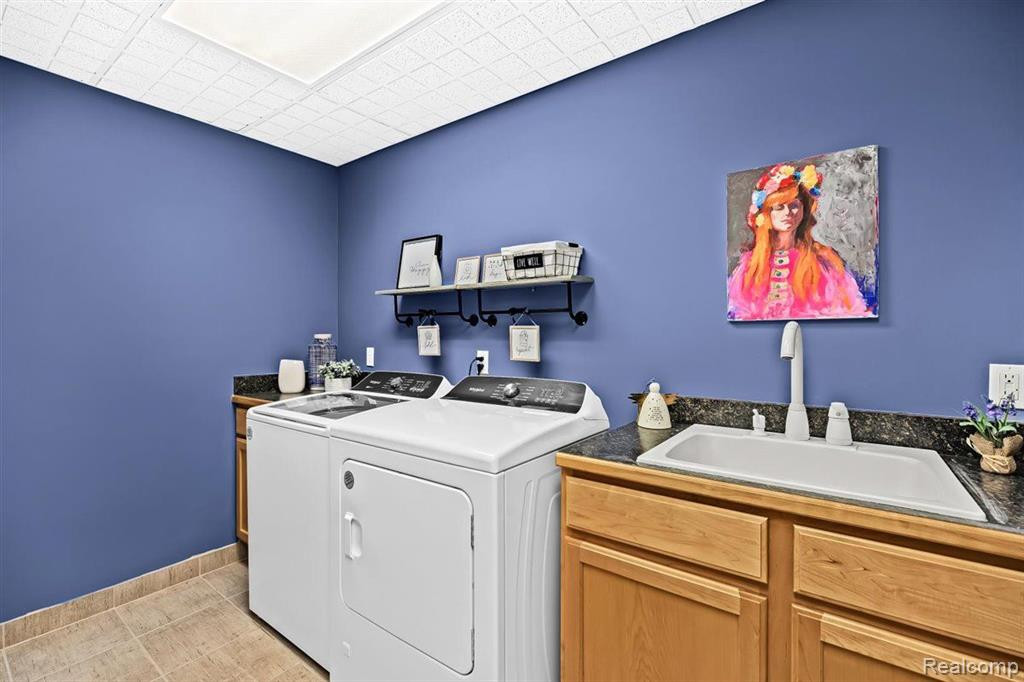 10197 CLARKSHIRE Court, South Lyon, MI 48178 — Photo 27