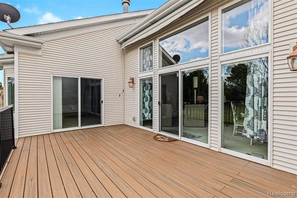 10197 CLARKSHIRE Court, South Lyon, MI 48178 — Photo 28