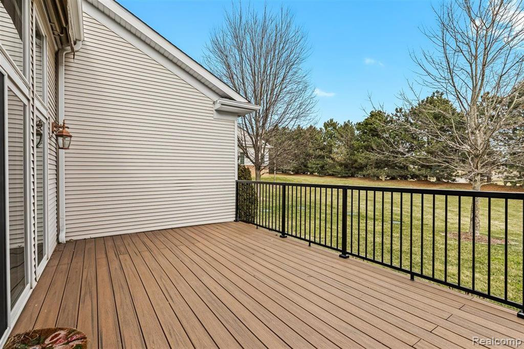 10197 CLARKSHIRE Court, South Lyon, MI 48178 — Photo 29