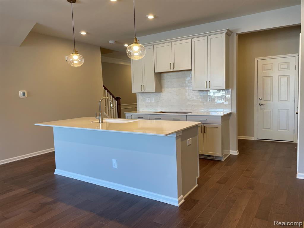 4837 GLENORA Drive, Lake Orion, MI — Photo 3