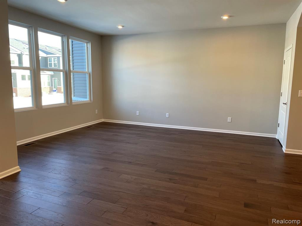 4837 GLENORA Drive, Lake Orion, MI — Photo 4
