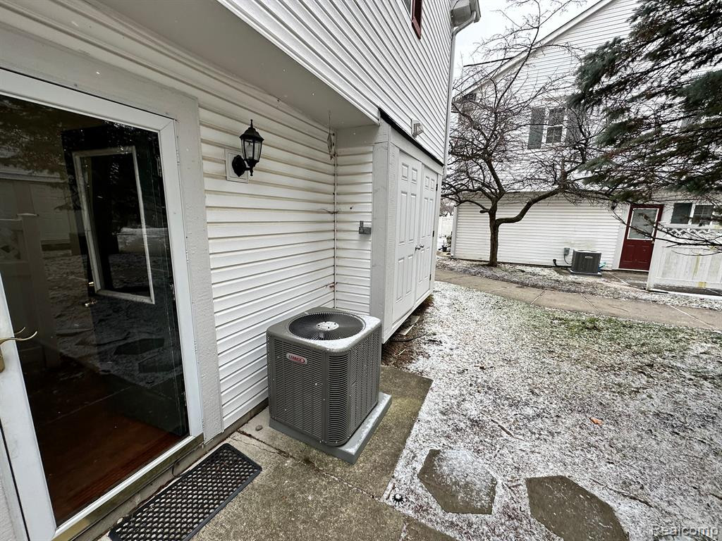 22349 ATLANTIC POINTE, Farmington Hills, MI 48336 — Photo 4