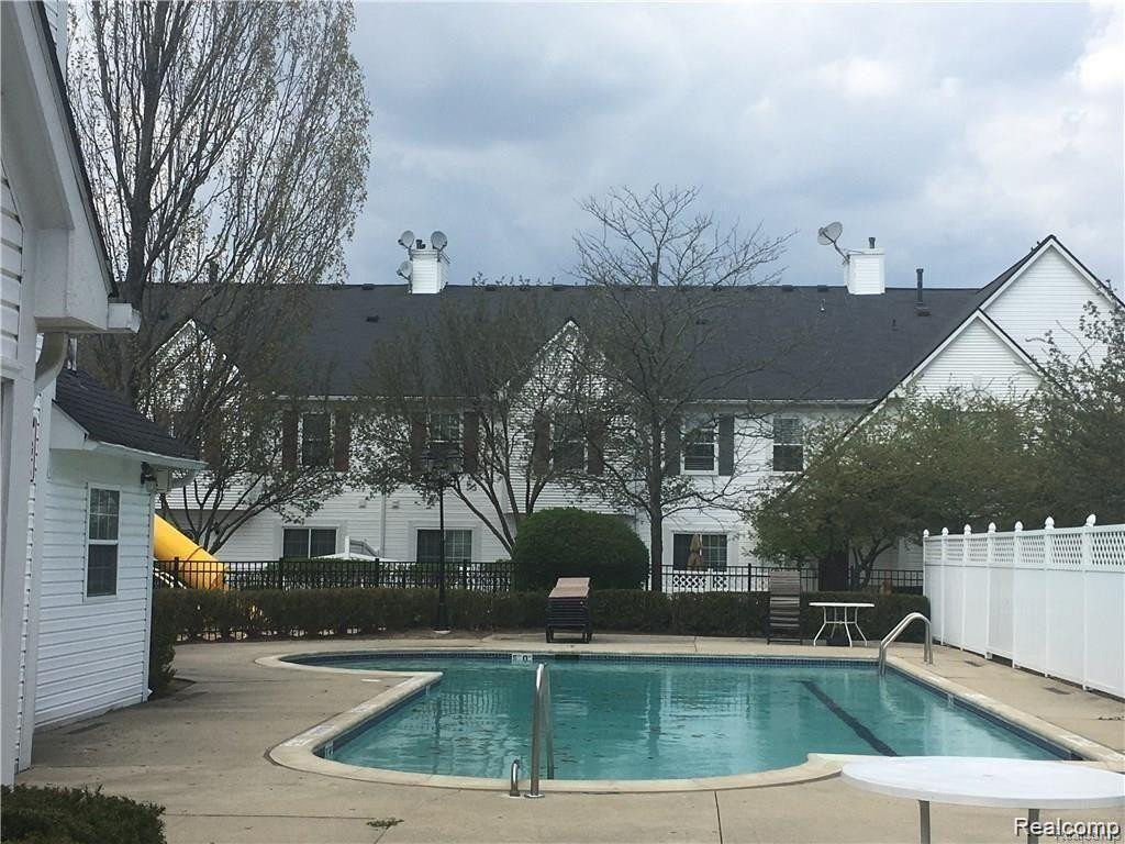 22349 ATLANTIC POINTE, Farmington Hills, MI 48336 — Photo 5