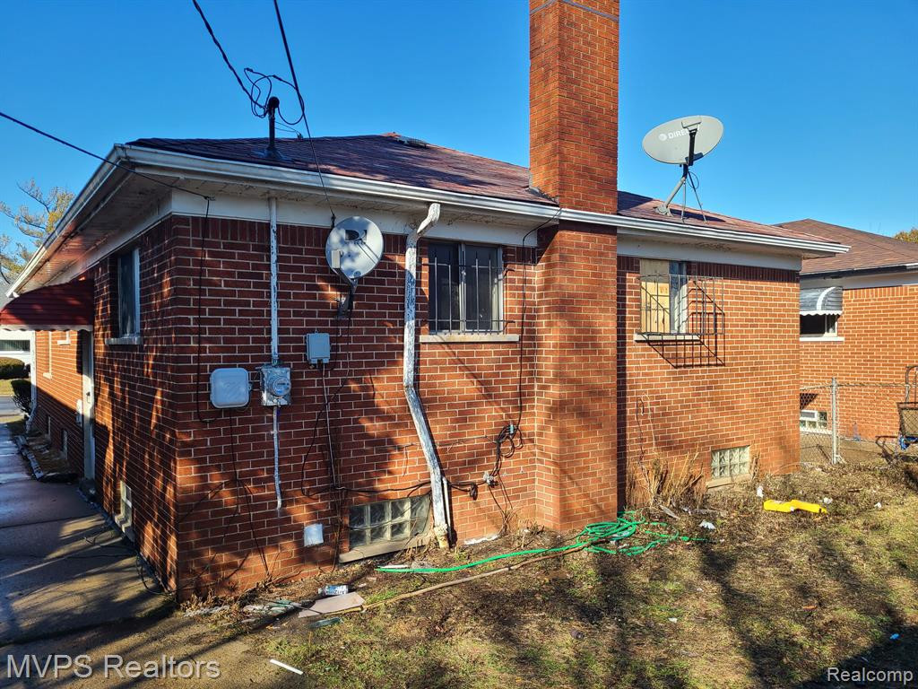 8136 ALMONT Street, Detroit, MI 48234 — Photo 3