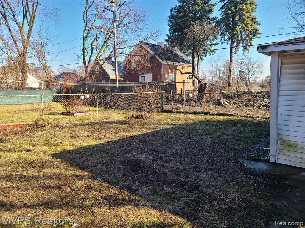 8136 ALMONT Street, Detroit, MI 48234 — Photo 4