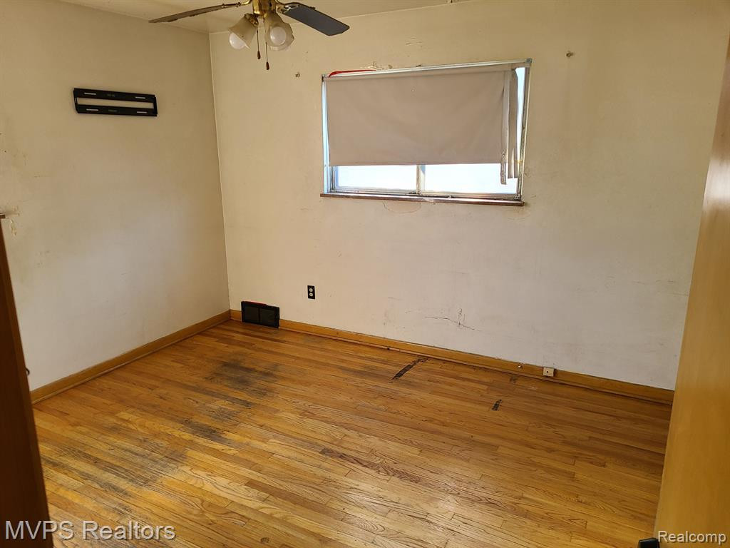 8136 ALMONT Street, Detroit, MI 48234 — Photo 11
