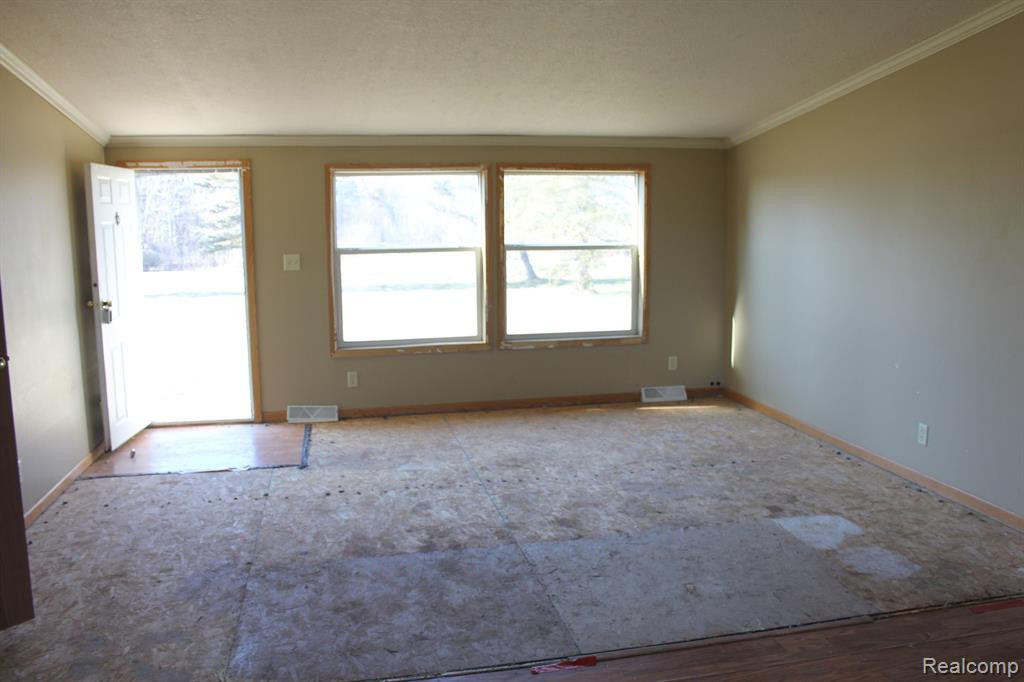 18247 EAST Road, New Lothrop, MI 48460 — Photo 3