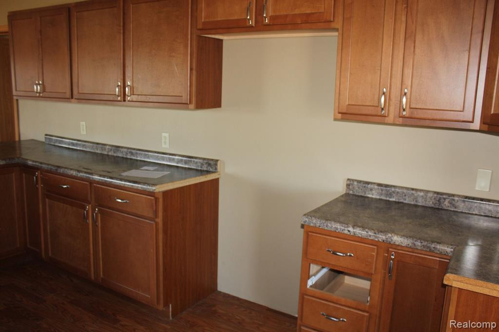 18247 EAST Road, New Lothrop, MI 48460 — Photo 8