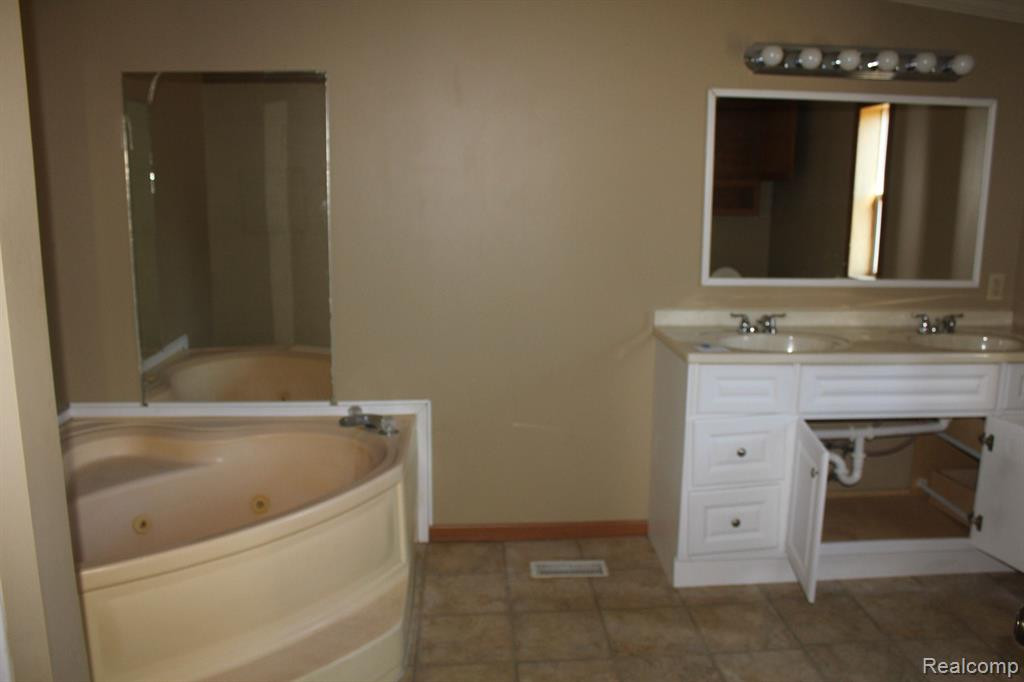 18247 EAST Road, New Lothrop, MI 48460 — Photo 12