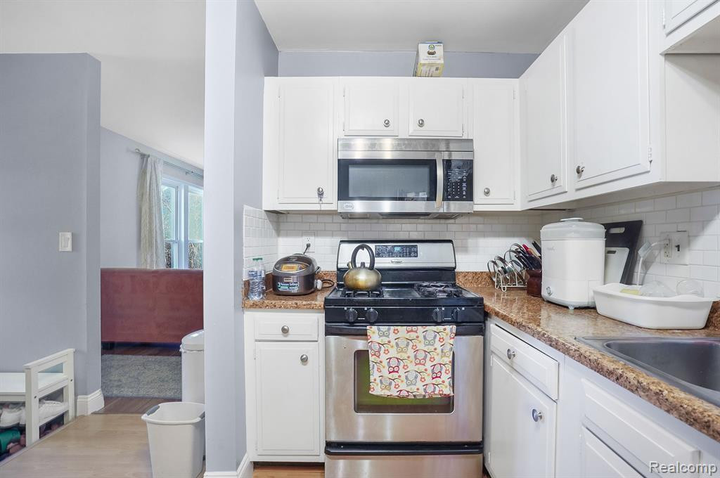 6733 Ardsley Drive, Canton, MI 48187 — Photo 10