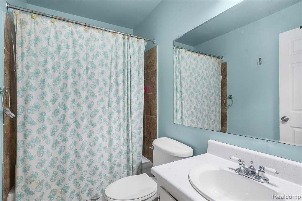 6733 Ardsley Drive, Canton, MI 48187 — Photo 16