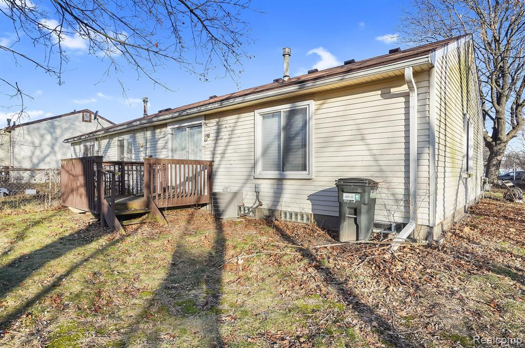 6733 Ardsley Drive, Canton, MI 48187 — Photo 24