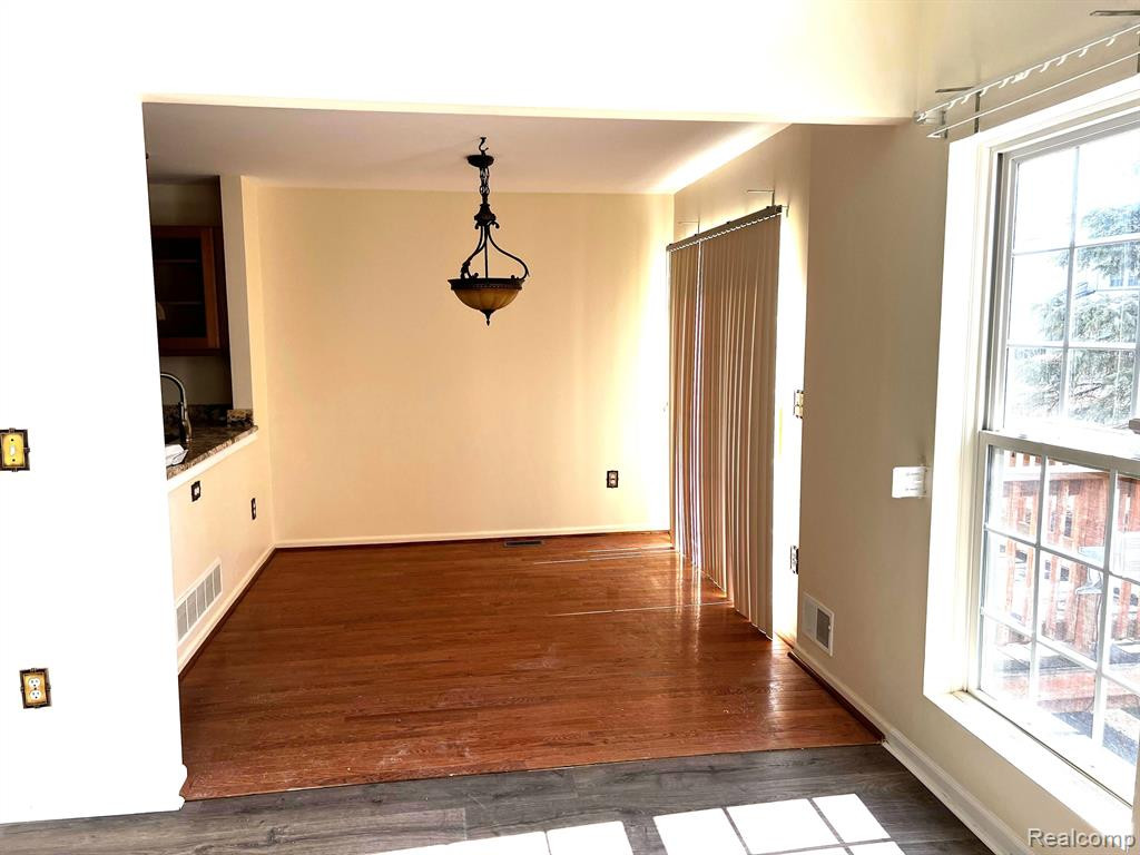 17437 GATEWAY Circle, Southfield, MI 48075 — Photo 5