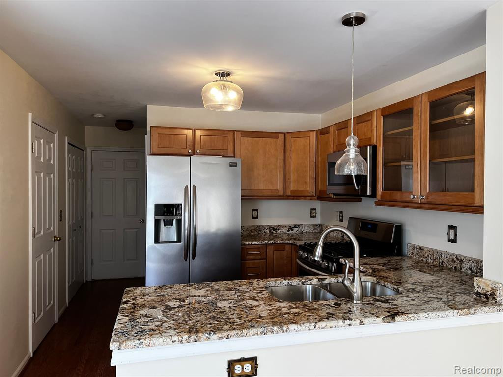 17437 GATEWAY Circle, Southfield, MI 48075 — Photo 8