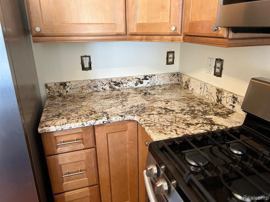 17437 GATEWAY Circle, Southfield, MI 48075 — Photo 10