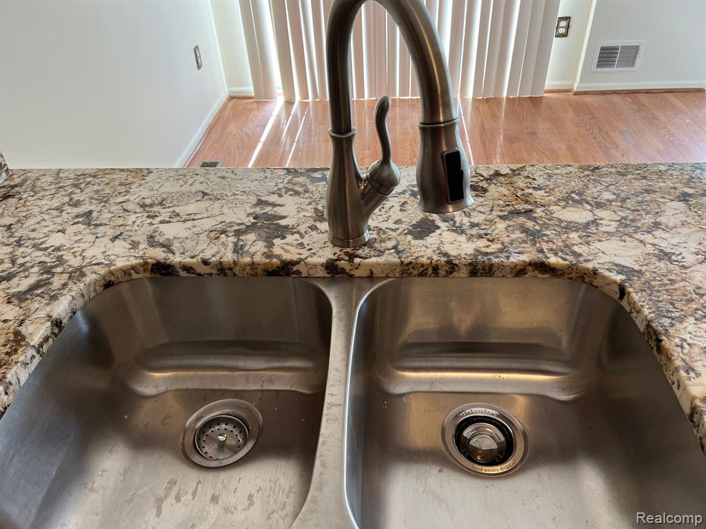 17437 GATEWAY Circle, Southfield, MI 48075 — Photo 46