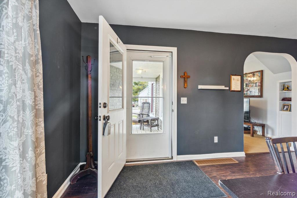 224 N MAIN Street, Webberville, MI 48892 — Photo 4