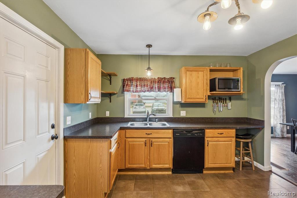 224 N MAIN Street, Webberville, MI 48892 — Photo 10