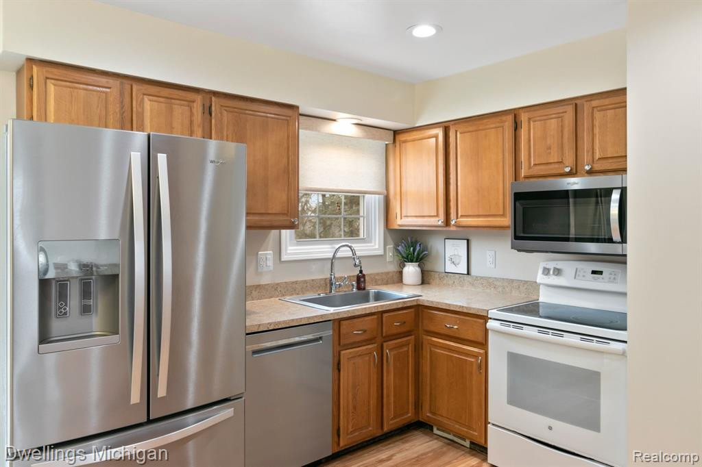 1427 WILLARD Drive, Canton, MI 48187 — Photo 23