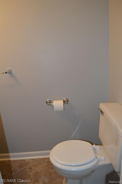 41029 SOUTHWIND Drive, Canton, MI 48188 — Photo 16