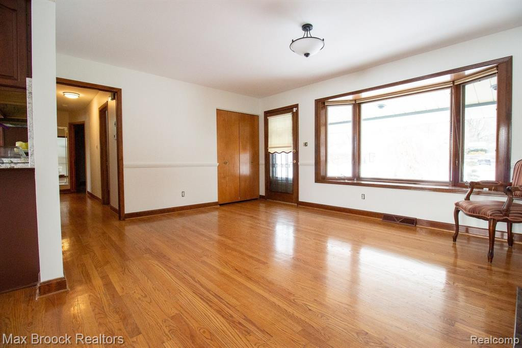 4645 Claudia Drive, Waterford, MI 48328 — Photo 6